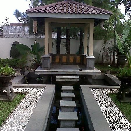 Grya Natasha Appartamento Yogyakarta Esterno foto